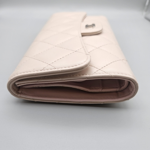 🌸CHANEL Authentic Matelassé Lambskin Long Wallet/Clutch🌸 - Picture 10 of 16